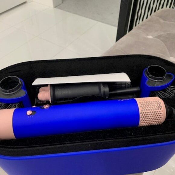 Dyson Airwrap Multi-Styler. Complete Long in Blue Blush - Picture 3 of 5
